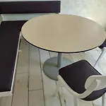 Lovely 2-bedroom With Free Parking & Wifi 塞拉耶佛
