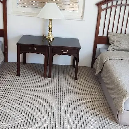 Lovely 2-bedroom With Free Parking & Wifi * 塞拉耶佛